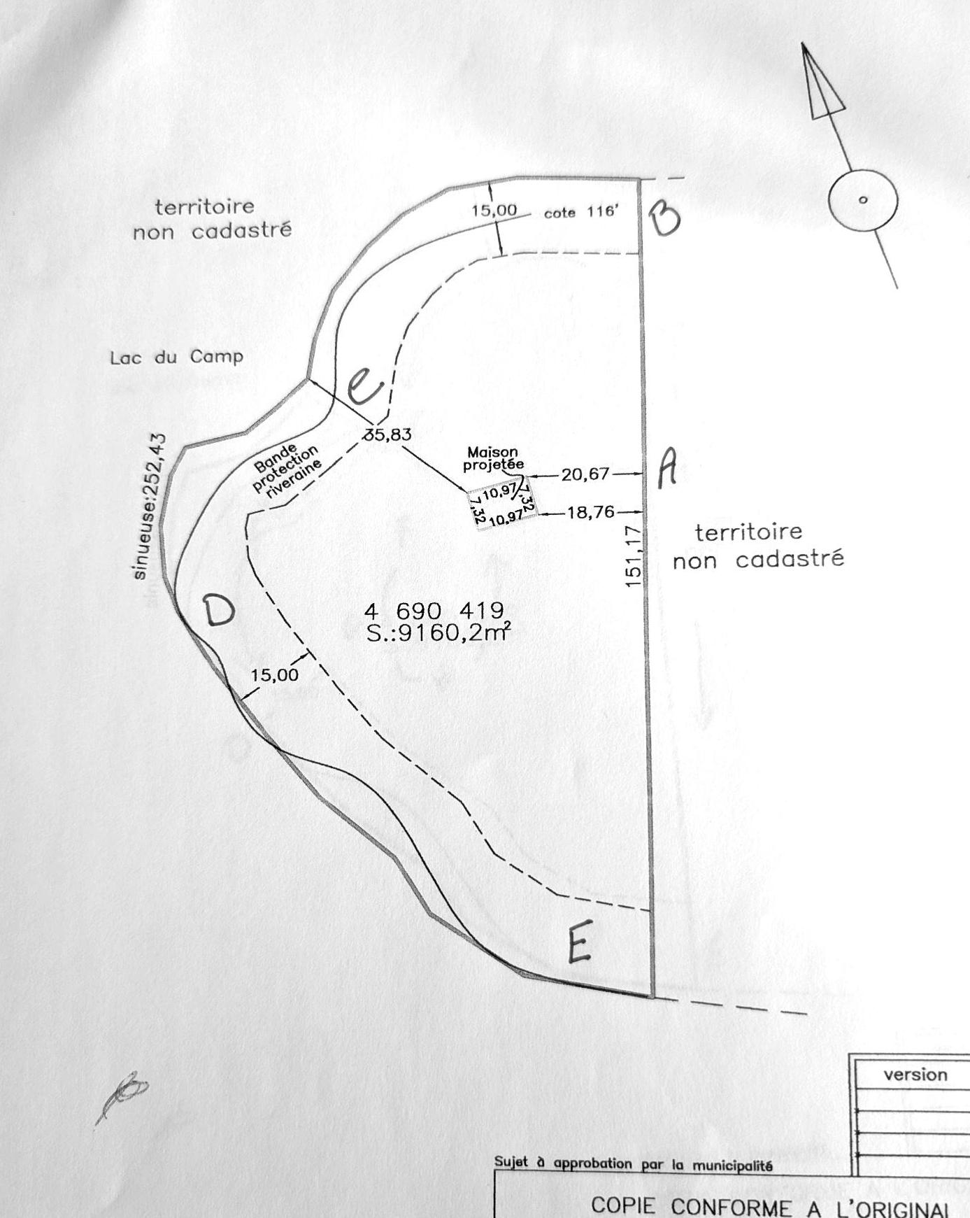 Plan du terrain avec sentiers annotés A-E et C-D — Lac Kénogami (secteur Larouche)